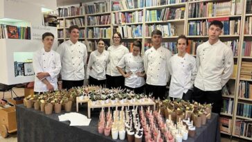 Učenici iz Turističko-ugostiteljske škole A- Štifanića Poreč u knjižnici