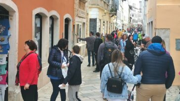 Turisti u Poreču - Decumanus - prvomajski vikend - Foto Tanja Kocijančić