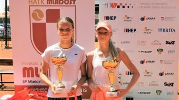 Nika Čakarun - lijevo - Foto Teniski klub 2000 Poreč