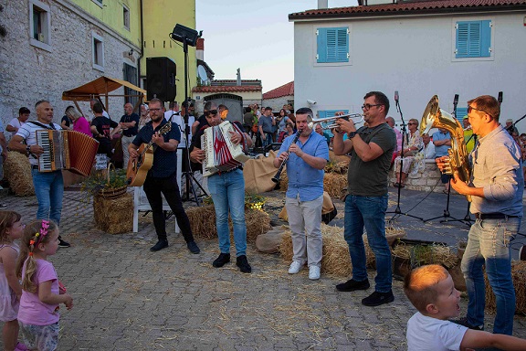 Stari samanj u Vrsaru - Foto TZ Vrsar