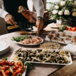 Foto Fidel Hajj za Pexels - Ilustracija hrana restoran delicije konobar