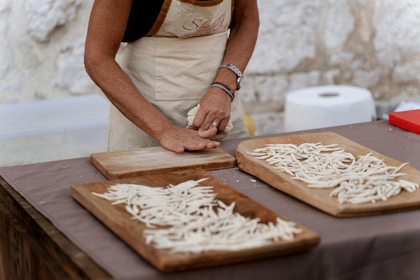 Foto TZ Vrsar mijesiti pašta tjestenina pljukanci domaćica