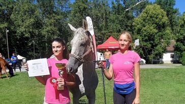 Foto KK Vinia - Eva Jurković i Iris Baljak