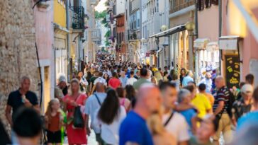 turisti poreč gosti gužva ljeto decumanus dekumanova