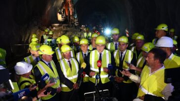 Foto Vlada RH Twitter - Proboj druge cijevi tunela Učka