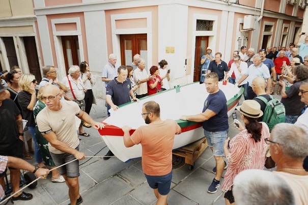 Foto Grad Novigrad - Nova batana za postav zavičajne zbirke