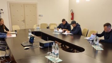 Foto Općina Vrsar - potpisani prvi ugovori za pravo gradnje obiteljskog doma s mladim obiteljima