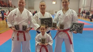 Amir Rešidović u sredini