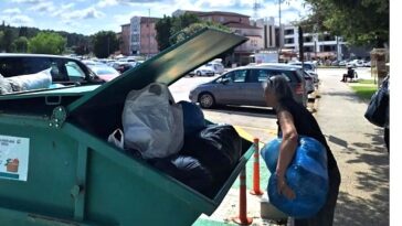 Foto Usluga Poreč kontejner odjeća roba škovace