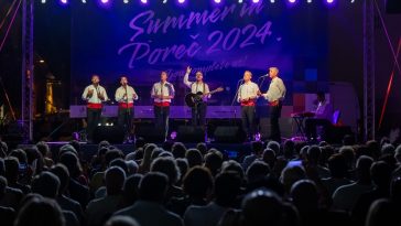Foto TZ Poreč - Manuel Paljuh - Klapa Cambi na Trgu slobode 18-7-2024