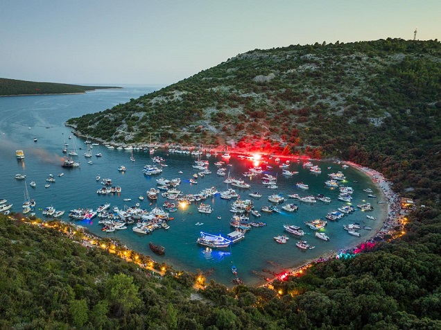 Foto Loris Zupanc - Koncert klape Rišpet u uvali Luka u Raklju
