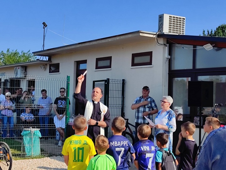 Otvaranje novog nogometnog igrališta u Kašteliru - Foto Tanja Kocijančić