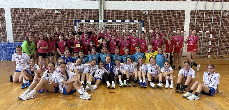 Završica rukometne lige U11 u Kašteliru - Porečanke osvojile ligu