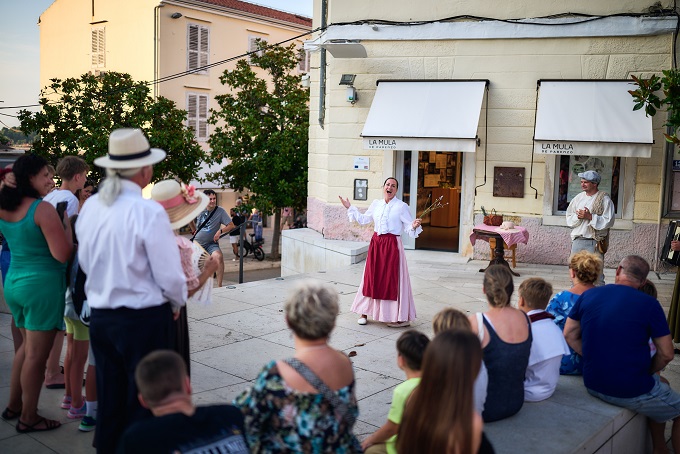 La Mula de Parenzo Tour po starom gradu - Foto TZ Poreč