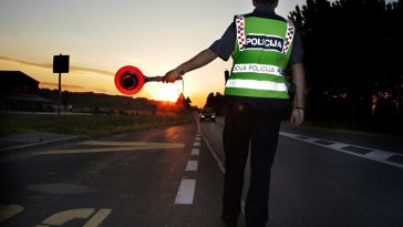 policija