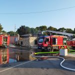 Foto Vatrogasci Poreč - Gašenje požara restorana u Santa Marini