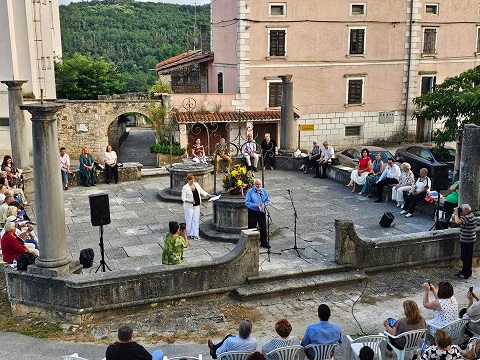 Verši na šterni 2025. u Vižinadi batistellina šterna