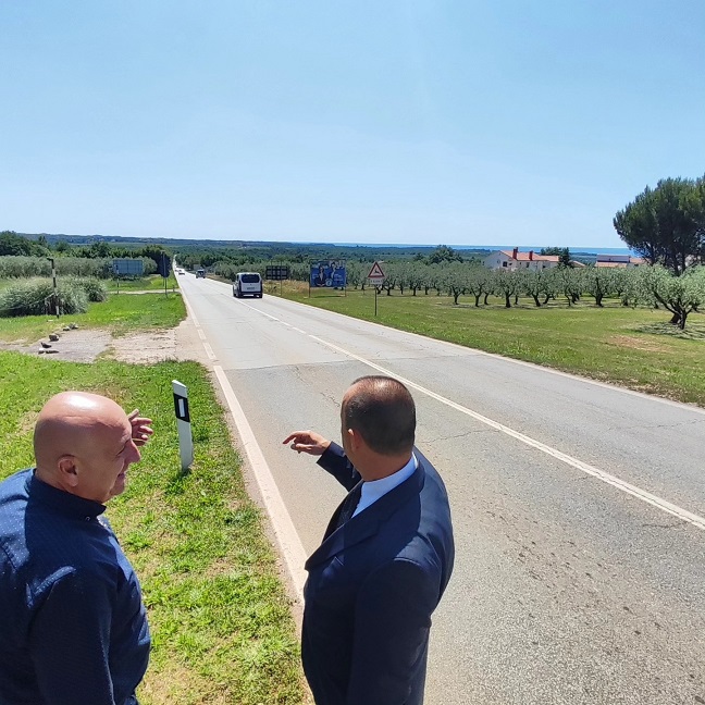 Cesta Tar - Bašarinka na ulazu u Poreču kreće u obnovu nakon ljeta - Foto Loris Peršurić Facebook