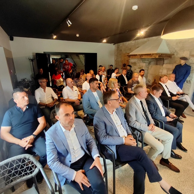 Cesta Tar - Bašarinka na ulazu u Poreču kreće u obnovu nakon ljeta - Foto Tanja Kocijančić