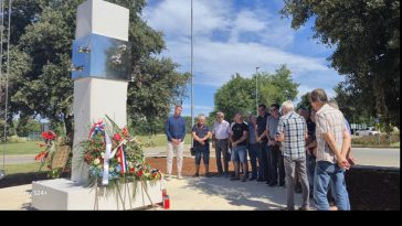 Polaganje vijenaca na novom spomeniku u Funtani uoči Dana pobjede i domovinske zahvalnosti 4-8-2025