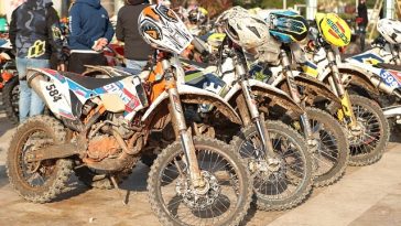 motor motocikl enduro