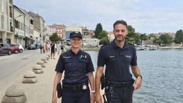 Foto Policijska uprava istarska poreč strani policajci policajac