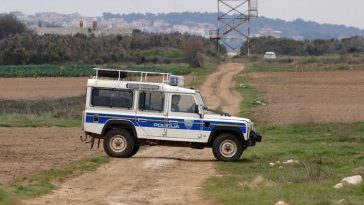 Foto Policijska uprava istarska auto terenac šuma šverc migranti