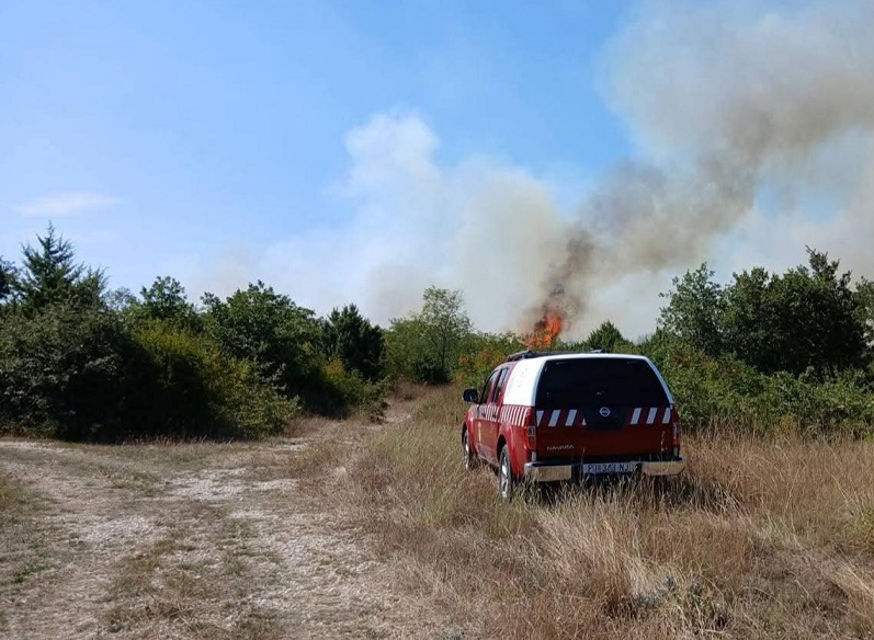 Foto Vatrogasci Pula - Požar kod Marčane