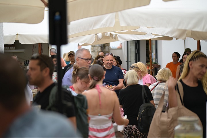 Foto Usluga Poreč - Gušti Merkata uz istarske kolače