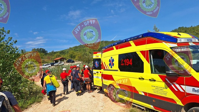 Spašavanje osobe kod Škarlina - Foto Vatrogasci Umag hitna hgss