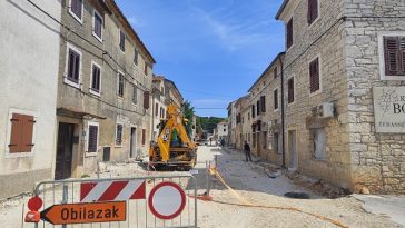 Radovi u centru Višnjana - Foto Tanja Kocijančić