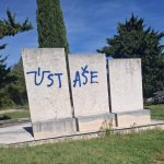 Fcebook - Foto Andi Kalčić, načelnik Barbana ustaški simbol spomenik hrboki