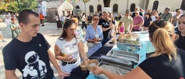 Posjetitelji i izlagači na Istarskom festivalu pašte u Žminju