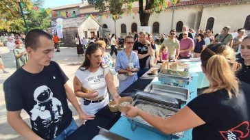 Posjetitelji i izlagači na Istarskom festivalu pašte u Žminju