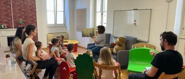 Djeca sudjeluju u digitalnoj escape avanturi u Gradskoj knjižnici Poreč