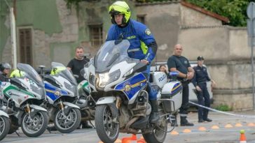 mup policija motorist motocikl