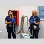 Zahvaljujući sredstvima Istarske županije, Opća bolnica Pula nabavila je vrijedan medicinski uređaj za hlađenje vlasišta u sklopu projekta uvođenja ledenih kapa za pacijente na Odjelu internističke onkologije s hematologijom.