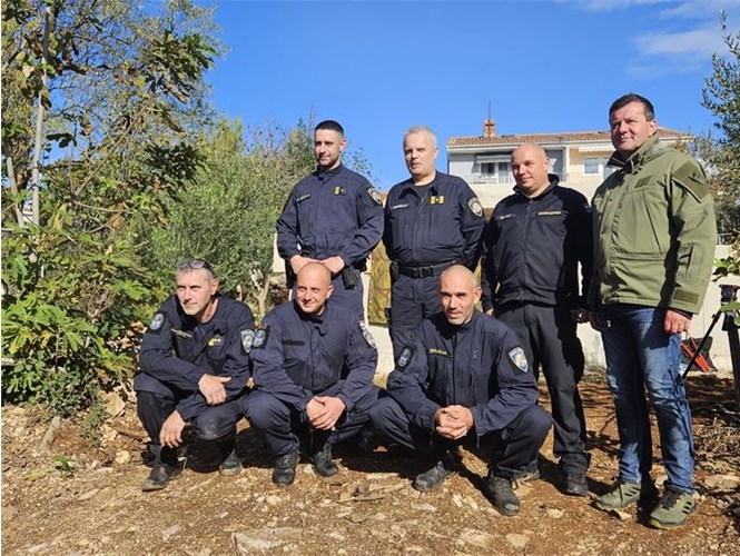 Foto PU istarska policija bomba