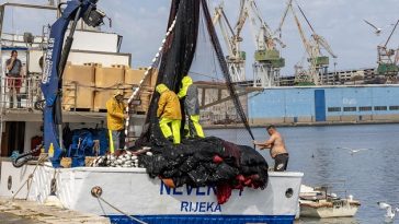 NE DIRAJ FOTKU NIKADA