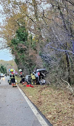 Nesreća na cesti Brtonigla-Novigrad kod Bužinije - Foto Vatrogasci Umag