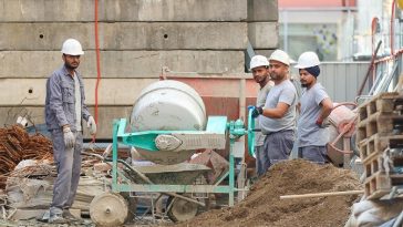 NE DIRAJ FOTKU STRAICI RADNICI POSAO ILUSTRACIJA PIXSELL