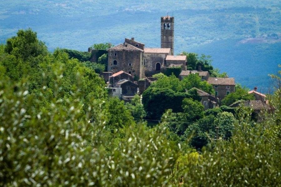 Kaštel u Završju - Foto Istarska županija