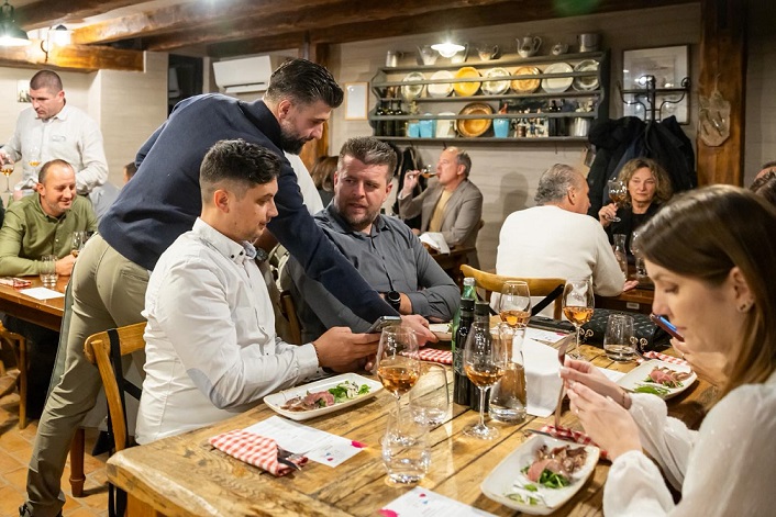 Cabernet Sauvignon & plava riba oduševili Funtanu: Ivan Načinović priredio eno-gastro večer za pamćenje - Foto TZ Poreč