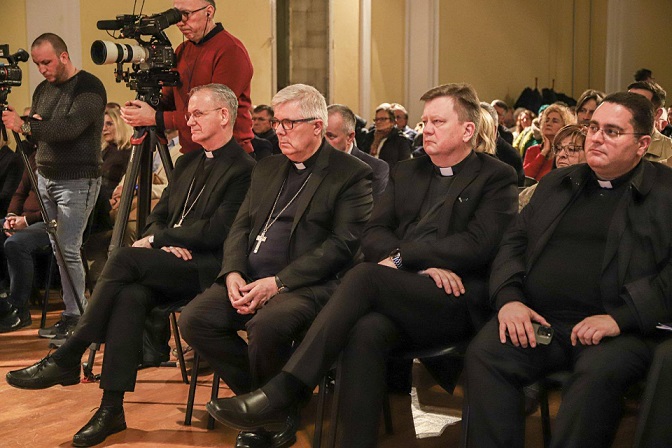 U Poreču pokopani posmrtni ostaci monsinjora Jurja Dobrile - Foto Loris Peršurić Facebook