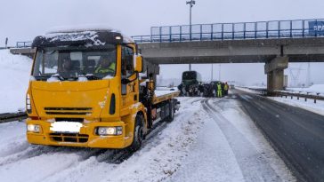 NE DIRAJ FOTKU SNIJEG NESREĆA