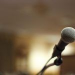 mikrofon koncert pjevač pjevanje