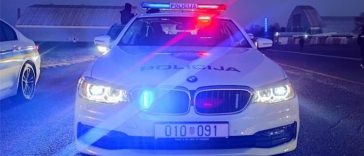 prometna policija patrola noć mračna