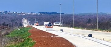 Gradilište - obnova ceste Tar-Larun-Bašarinka - Foto Tanja Kocijančić