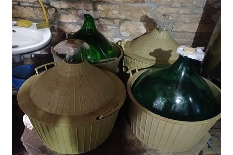 Carinska zapljena duhana cigareta i rakije u Bujama i Splitu 2026