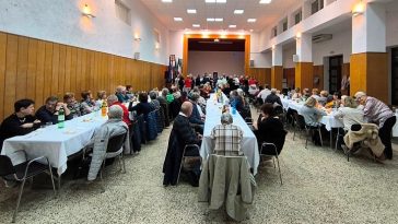 Umirovljenici u Kašteliru-Labincima proslavili Dan žena uz glazbu, čobanac i ples